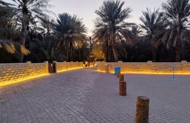 See Dunia : الاماكن السياحية في العين 
