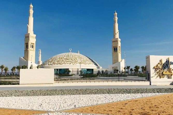 See Dunia : الاماكن السياحية في العين 