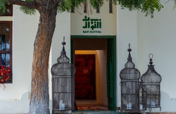   See Dunia : الاماكن السياحية فيالشارقة  