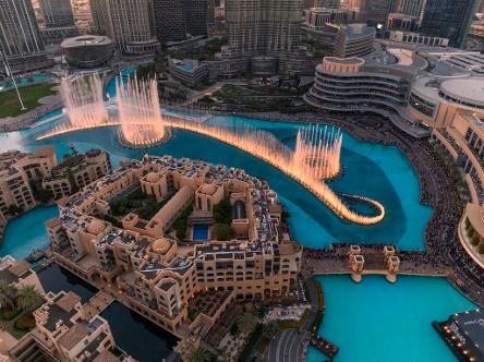   See Dunia : الاماكن السياحية في دبي  