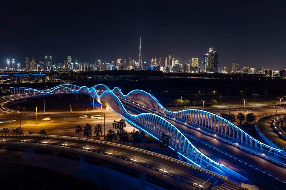   See Dunia : الاماكن السياحية في دبي  